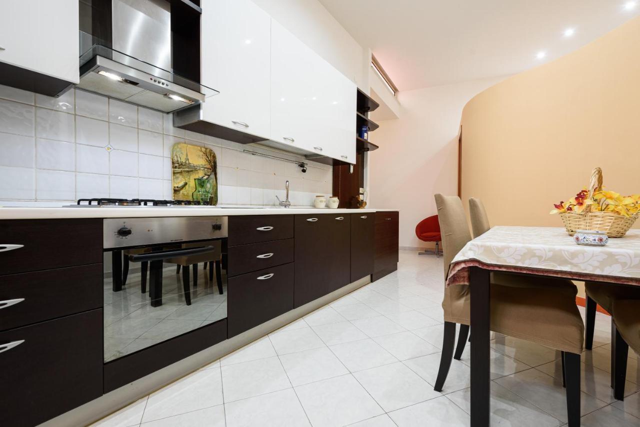 Appartamento Via Avvocata 25 Napoli